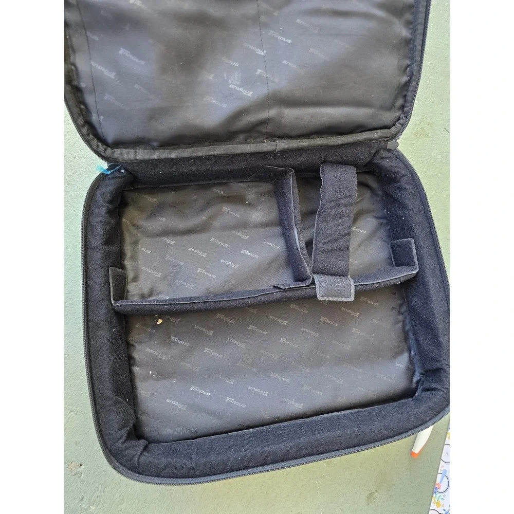 Targus Black Faux Leather Laptop Briefcase Messenger Bag Compartment 15in E3